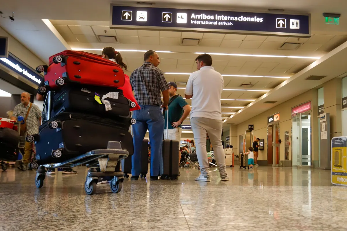 El-aeropuerto-es-la-puerta-de-entrada-a-Mendoza-para-turistas-los-que-mas-vienen-cuanto-se-quedan-y-gastan-por-dia