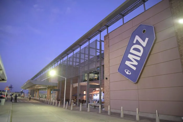 AEROPUERTO F