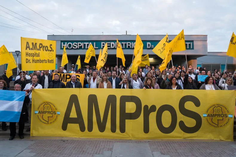 manifestacion-ampros-medicos-padiatrasjpg