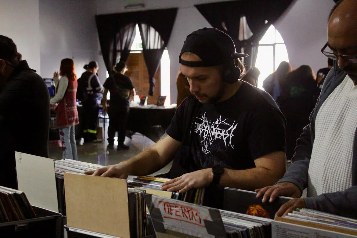 🎶📀 La música y el coleccionismo se tomaron MaipúDisfrutamos una jornada llena de clásicos, rec