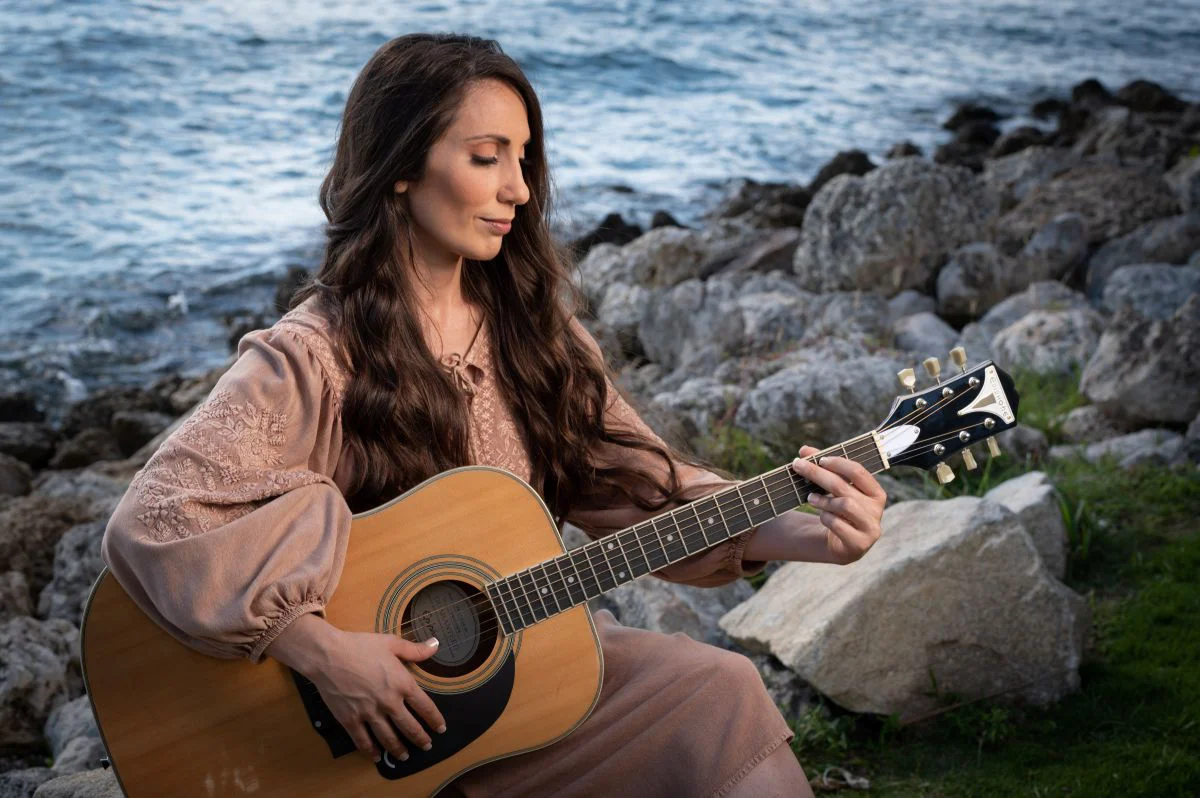 Janet Panelo cantante