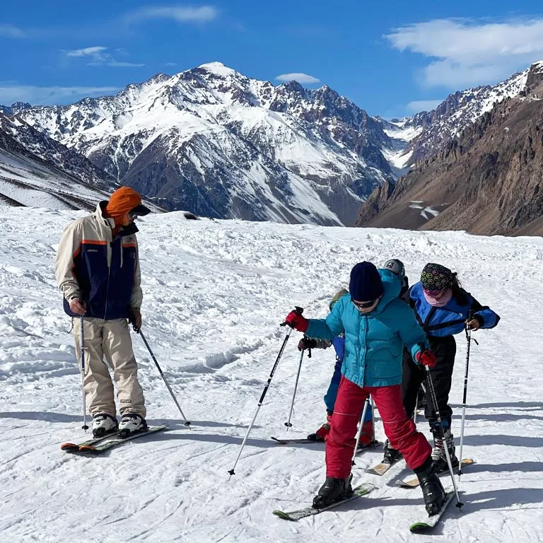 Parque de Nieve Los Puquios, MendozaComienza la temporada en el Parque Los Puquios, un lugar par