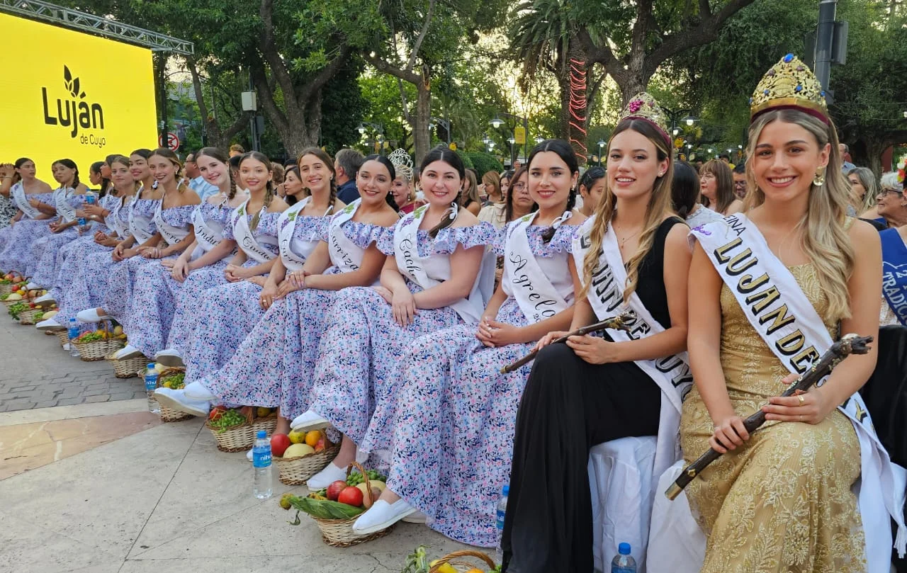Julieta-Bosquet-Paz-Egea-y-las-15-candidatas-1